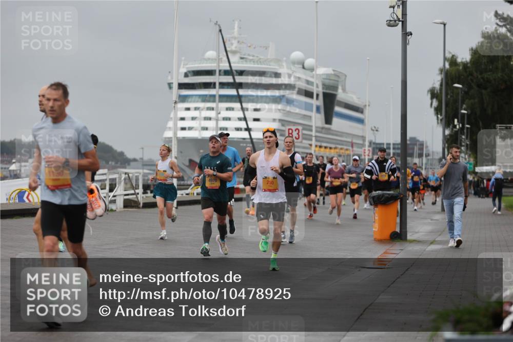 13.09.2026 - Kiel Lauf Andreas Tolksdorf http://msf.ph/oto/10478925 13.09.2026 11:52:15 Kiellinie 2015, 1130, 4978, 250, 3 meine-sportfotos.de