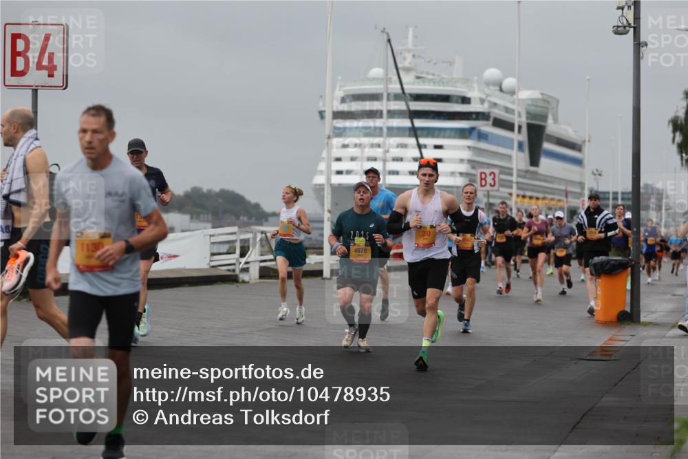 13.09.2026 - Kiel Lauf Andreas Tolksdorf http://msf.ph/oto/10478935 13.09.2026 11:52:16 Kiellinie 4, 8, 4978, 250, 3 meine-sportfotos.de