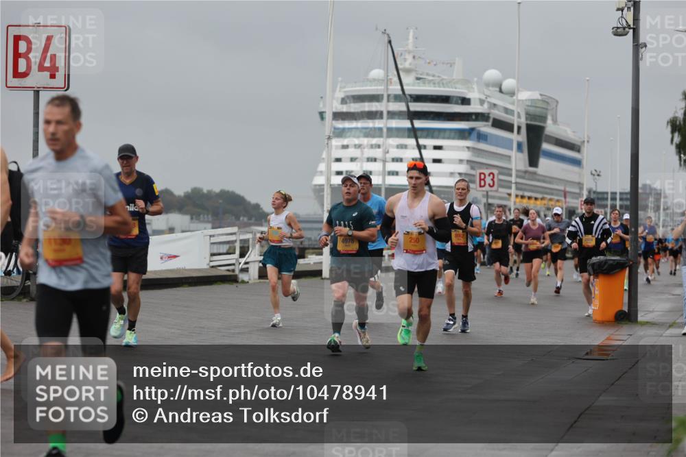 13.09.2026 - Kiel Lauf Andreas Tolksdorf http://msf.ph/oto/10478941 13.09.2026 11:52:16 Kiellinie 4, 2015, 4978, 250, 8962, 3 meine-sportfotos.de