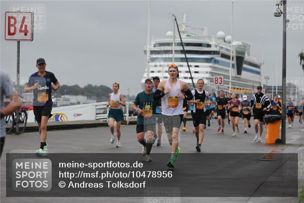 13.09.2026 - Kiel Lauf Andreas Tolksdorf http://msf.ph/oto/10478956 13.09.2026 11:52:17 Kiellinie 4, 11328, 2025, 4978, 250, 3, 2974 meine-sportfotos.de