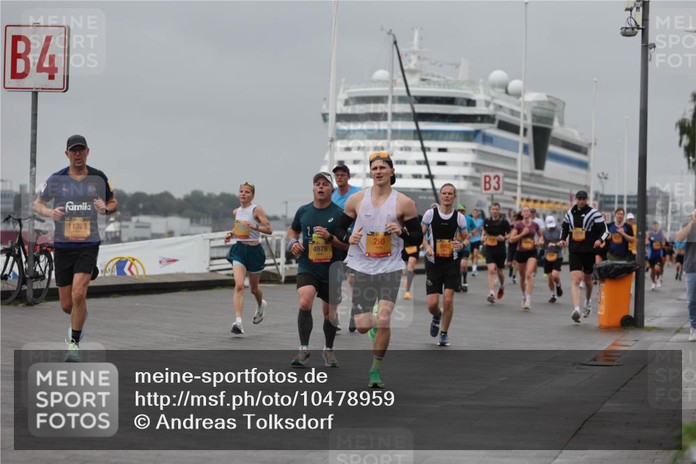 13.09.2026 - Kiel Lauf Andreas Tolksdorf http://msf.ph/oto/10478959 13.09.2026 11:52:17 Kiellinie 4, 1111, 11328, 4978, 250, 3 meine-sportfotos.de