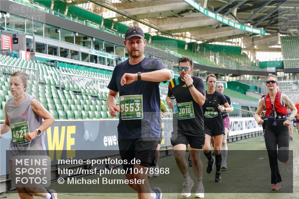 13.09.2026 - 21. swb-Marathon Bremen Michael Burmester http://msf.ph/oto/10478968 13.09.2026 13:18:18 Laufen im Stadion 311, 404, 449, 486, 546, 588, 732, 753, 837, 921, 1057, 1424, 1425, 1431, 1506, 1765, 1790, 1813, 1844, 1868, 2056, 2067, 2096, 2123, 2137, 2224, 2294, 2357, 2358, 2389, 2419, 2453, 2532, 2550, 2557, 2586, 2601, 2614, 2622, 2647, 2655, 2786, 2821, 2845, 2849, 2857, 2879, 2880, 2893, 2944, 2984, 2999, 3072, 3096, 3100, 3104, 3146, 3180, 3195, 3210, 3213, 3285, 3287, 3314, 3337, 3421, 3431, 3476, 3479, 3506, 3537, 3548, 3619, 3633, 3654, 3740, 3879, 4478 meine-sportfotos.de