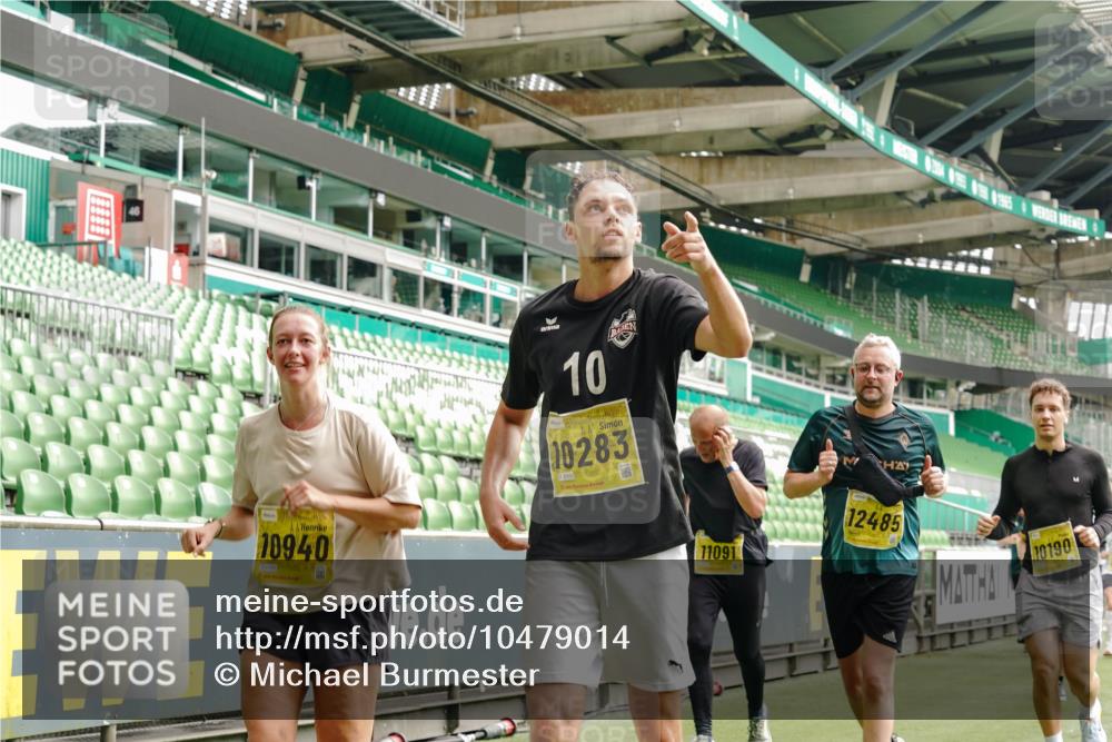 13.09.2026 - 21. swb-Marathon Bremen Michael Burmester http://msf.ph/oto/10479014 13.09.2026 10:40:49 Laufen im Stadion 10138, 10155, 10156, 10163, 10169, 10213, 10234, 10247, 10279, 10280, 10299, 10313, 10314, 10321, 10354, 10386, 10399, 10406, 10414, 10417, 10419, 10424, 10435, 10455, 10483, 10484, 10493, 10501, 10527, 10545, 10556, 10570, 10576, 10580, 10582, 10586, 10599, 10611, 10616, 10644, 10653, 10660, 10694, 10696, 10705, 10706, 10712, 10719, 10722, 10737, 10743, 10751, 10766, 10768, 10776, 10804, 10859, 11043, 11048 meine-sportfotos.de
