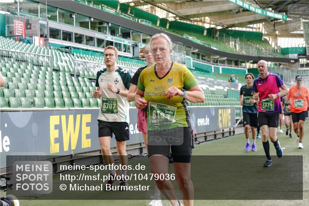 13.09.2026 - 21. swb-Marathon Bremen Michael Burmester http://msf.ph/oto/10479036 13.09.2026 13:18:20 Laufen im Stadion 311, 404, 449, 486, 546, 588, 732, 753, 837, 921, 1057, 1424, 1425, 1431, 1506, 1765, 1790, 1813, 1844, 1868, 2056, 2067, 2096, 2123, 2137, 2224, 2294, 2357, 2358, 2389, 2419, 2453, 2532, 2550, 2557, 2563, 2586, 2601, 2614, 2622, 2647, 2655, 2786, 2821, 2845, 2849, 2857, 2879, 2880, 2893, 2944, 2984, 2999, 3072, 3096, 3100, 3104, 3146, 3180, 3195, 3198, 3210, 3213, 3285, 3287, 3314, 3337, 3421, 3431, 3476, 3479, 3506, 3537, 3548, 3619, 3633, 3654, 3740, 3879, 4478 meine-sportfotos.de