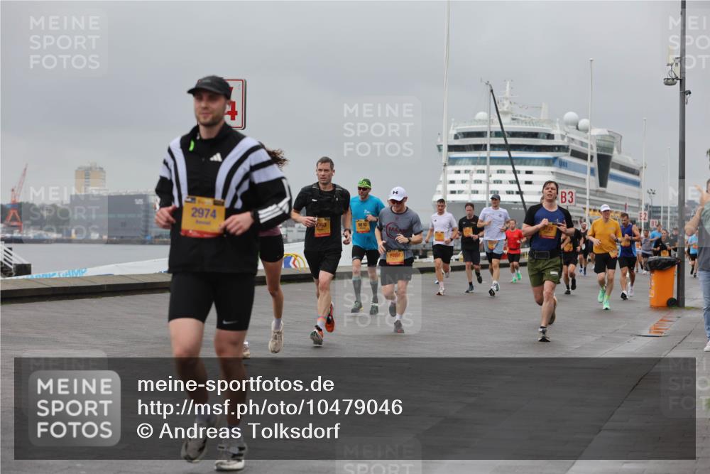 13.09.2026 - Kiel Lauf Andreas Tolksdorf http://msf.ph/oto/10479046 13.09.2026 11:52:25 Kiellinie 2974, 960, 9810, 6789, 3 meine-sportfotos.de