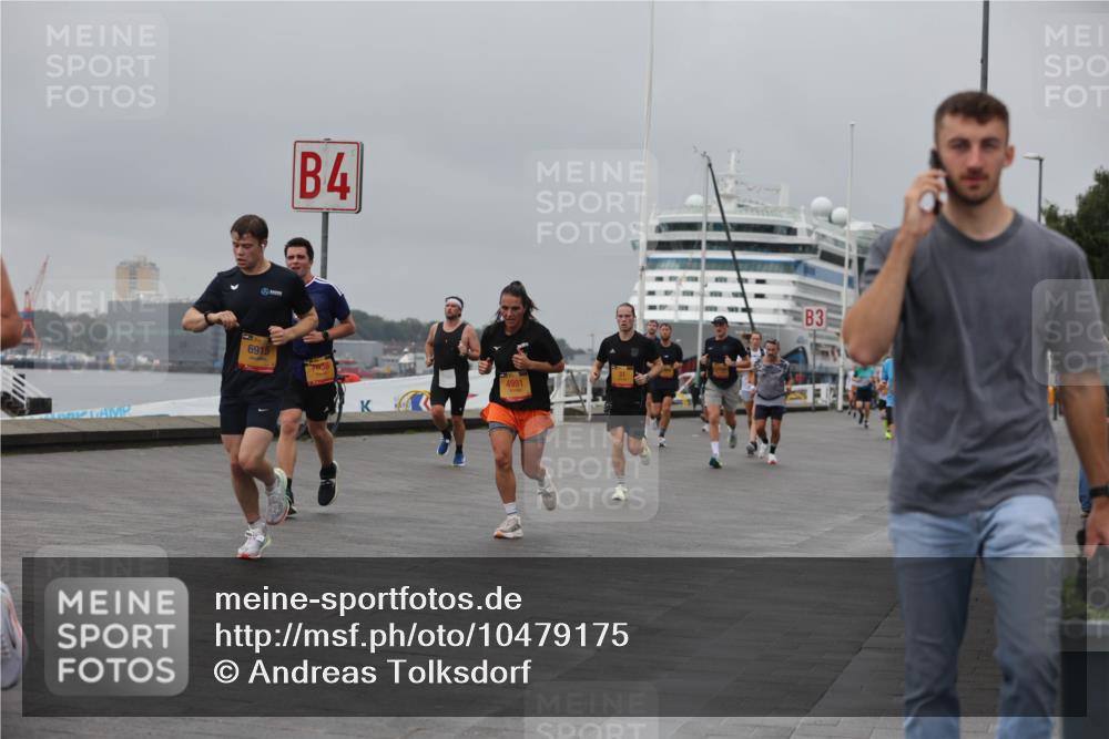 13.09.2026 - Kiel Lauf Andreas Tolksdorf http://msf.ph/oto/10479175 13.09.2026 11:52:37 Kiellinie 4, 6915, 7036, 4991, 3 meine-sportfotos.de