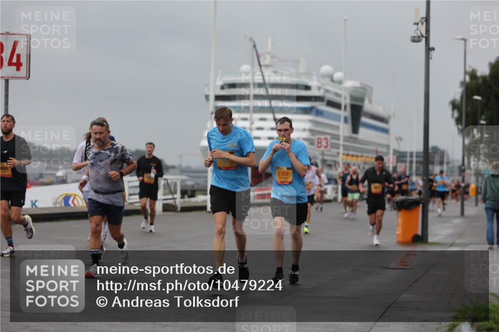 13.09.2026 - Kiel Lauf Andreas Tolksdorf http://msf.ph/oto/10479224 13.09.2026 11:52:42 Kiellinie 84, 8889, 2369, 3 meine-sportfotos.de