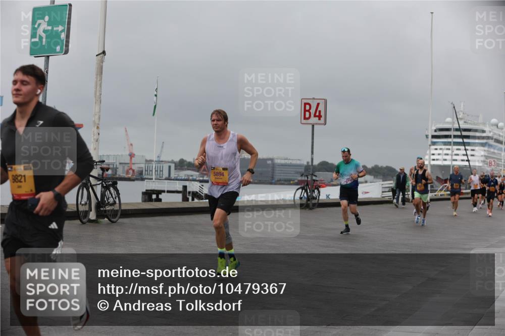 13.09.2026 - Kiel Lauf Andreas Tolksdorf http://msf.ph/oto/10479367 13.09.2026 11:52:52 Kiellinie 9821, 5894, 4, 3 meine-sportfotos.de