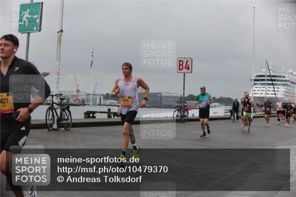 13.09.2026 - Kiel Lauf Andreas Tolksdorf http://msf.ph/oto/10479370 13.09.2026 11:52:52 Kiellinie 9821, 5894, 4, 3 meine-sportfotos.de