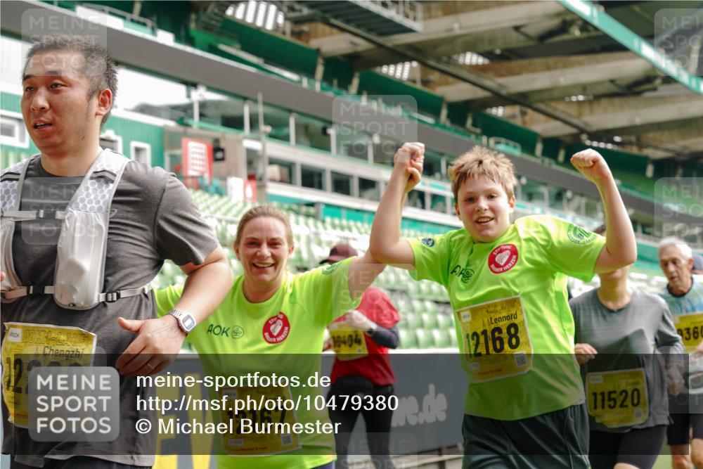 13.09.2026 - 21. swb-Marathon Bremen Michael Burmester http://msf.ph/oto/10479380 13.09.2026 10:41:03 Laufen im Stadion 10155, 10156, 10163, 10169, 10213, 10234, 10247, 10299, 10313, 10321, 10354, 10386, 10399, 10406, 10414, 10417, 10419, 10422, 10424, 10435, 10455, 10461, 10462, 10483, 10484, 10527, 10545, 10547, 10570, 10580, 10582, 10586, 10599, 10611, 10644, 10653, 10660, 10694, 10696, 10705, 10706, 10719, 10722, 10737, 10751, 10766, 10768, 10776, 10804, 10859, 10889, 11043, 11048 meine-sportfotos.de