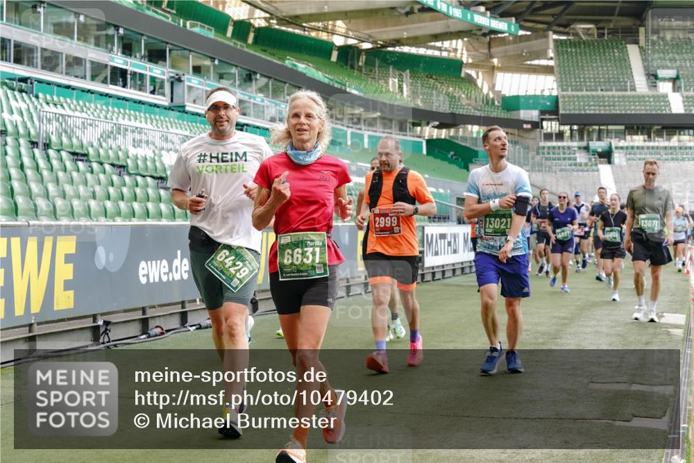 13.09.2026 - 21. swb-Marathon Bremen Michael Burmester http://msf.ph/oto/10479402 13.09.2026 13:18:37 Laufen im Stadion 311, 333, 404, 486, 512, 546, 588, 732, 753, 837, 921, 1424, 1425, 1431, 1506, 1765, 1790, 1844, 1868, 2056, 2067, 2096, 2123, 2137, 2224, 2240, 2294, 2357, 2358, 2389, 2419, 2453, 2532, 2557, 2563, 2601, 2614, 2622, 2647, 2655, 2689, 2703, 2786, 2843, 2845, 2849, 2857, 2879, 2880, 2893, 2944, 2983, 2984, 2999, 3031, 3046, 3072, 3096, 3100, 3104, 3146, 3180, 3189, 3195, 3198, 3210, 3285, 3287, 3314, 3337, 3421, 3431, 3476, 3537, 3548, 3619, 3633, 3654, 3740, 3879, 4478 meine-sportfotos.de