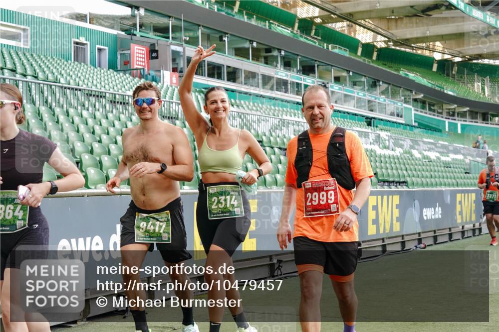 13.09.2026 - 21. swb-Marathon Bremen Michael Burmester http://msf.ph/oto/10479457 13.09.2026 13:18:40 Laufen im Stadion 311, 333, 404, 486, 512, 546, 588, 732, 753, 837, 921, 938, 1424, 1425, 1431, 1506, 1765, 1790, 1844, 1868, 2056, 2096, 2123, 2137, 2224, 2240, 2294, 2357, 2358, 2389, 2419, 2453, 2557, 2563, 2601, 2614, 2622, 2647, 2655, 2689, 2703, 2786, 2843, 2845, 2849, 2857, 2879, 2880, 2893, 2944, 2983, 2984, 2999, 3031, 3046, 3072, 3096, 3100, 3146, 3180, 3189, 3198, 3210, 3285, 3287, 3314, 3337, 3421, 3431, 3476, 3537, 3548, 3619, 3633, 3654, 3740, 3879, 4478 meine-sportfotos.de