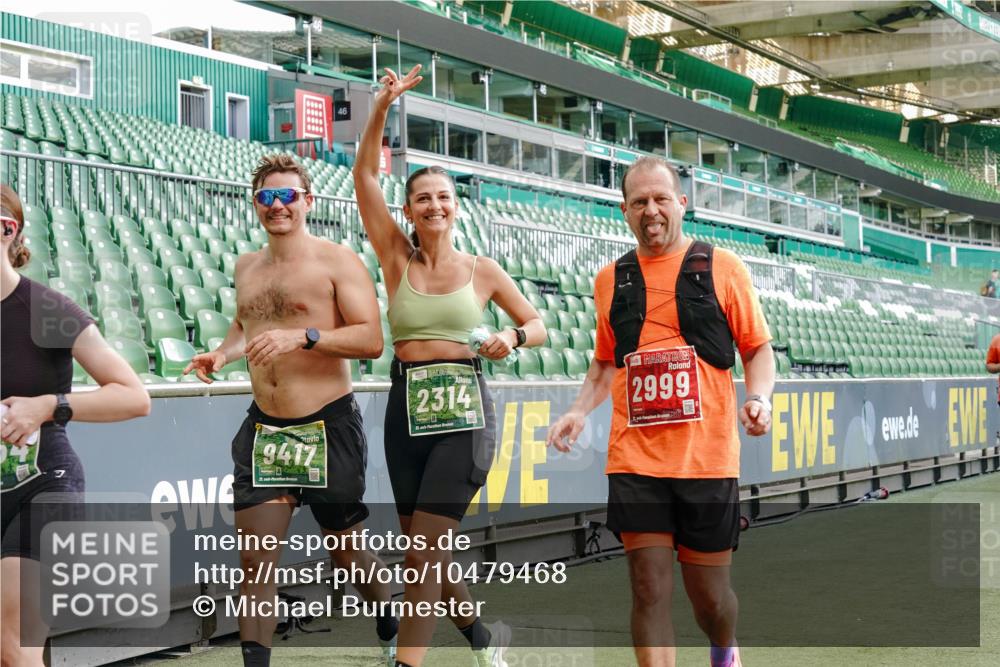13.09.2026 - 21. swb-Marathon Bremen Michael Burmester http://msf.ph/oto/10479468 13.09.2026 13:18:40 Laufen im Stadion 311, 333, 404, 486, 512, 546, 588, 732, 753, 837, 921, 938, 1424, 1425, 1431, 1506, 1765, 1790, 1844, 1868, 2056, 2096, 2123, 2137, 2224, 2240, 2294, 2357, 2358, 2389, 2419, 2453, 2557, 2563, 2601, 2614, 2622, 2647, 2655, 2689, 2703, 2786, 2843, 2845, 2849, 2857, 2879, 2880, 2893, 2944, 2983, 2984, 2999, 3031, 3046, 3072, 3096, 3100, 3146, 3180, 3189, 3198, 3210, 3285, 3287, 3314, 3337, 3421, 3431, 3476, 3537, 3548, 3619, 3633, 3654, 3740, 3879, 4478 meine-sportfotos.de