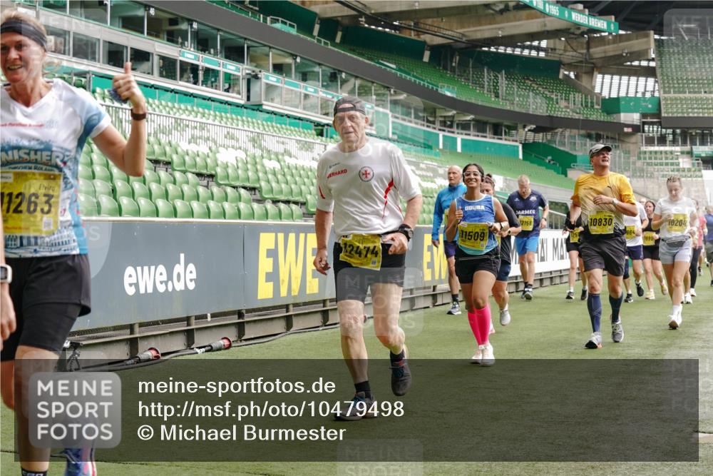 13.09.2026 - 21. swb-Marathon Bremen Michael Burmester http://msf.ph/oto/10479498 13.09.2026 10:41:08 Laufen im Stadion 10155, 10156, 10163, 10169, 10213, 10234, 10247, 10299, 10313, 10321, 10354, 10386, 10399, 10406, 10414, 10417, 10419, 10422, 10424, 10435, 10455, 10461, 10462, 10483, 10484, 10527, 10545, 10546, 10547, 10570, 10580, 10582, 10586, 10599, 10611, 10644, 10653, 10694, 10696, 10705, 10706, 10719, 10722, 10737, 10751, 10766, 10768, 10776, 10804, 10859, 10889, 10977, 11043, 11048 meine-sportfotos.de