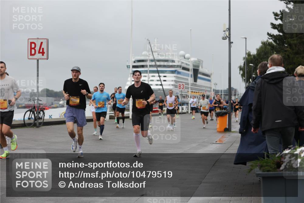 13.09.2026 - Kiel Lauf Andreas Tolksdorf http://msf.ph/oto/10479519 13.09.2026 11:53:04 Kiellinie 841, 4, 2043, 836, 3 meine-sportfotos.de