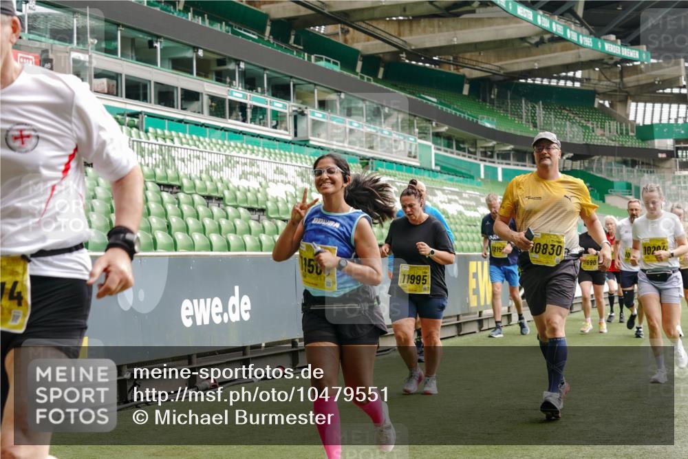 13.09.2026 - 21. swb-Marathon Bremen Michael Burmester http://msf.ph/oto/10479551 13.09.2026 10:41:09 Laufen im Stadion 10155, 10156, 10163, 10169, 10213, 10234, 10247, 10299, 10313, 10321, 10354, 10386, 10399, 10406, 10414, 10417, 10419, 10422, 10424, 10435, 10455, 10461, 10462, 10483, 10484, 10527, 10545, 10546, 10547, 10570, 10580, 10582, 10586, 10599, 10611, 10644, 10653, 10694, 10696, 10705, 10706, 10719, 10722, 10737, 10751, 10766, 10768, 10776, 10804, 10859, 10889, 10977, 11043, 11048 meine-sportfotos.de