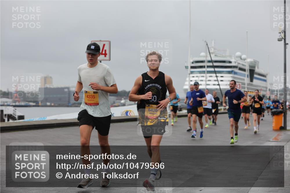 13.09.2026 - Kiel Lauf Andreas Tolksdorf http://msf.ph/oto/10479596 13.09.2026 11:53:14 Kiellinie 34, 38, 4335, 30, 39, 6420, 83 meine-sportfotos.de
