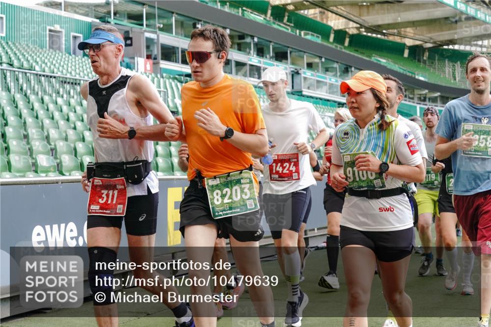 13.09.2026 - 21. swb-Marathon Bremen Michael Burmester http://msf.ph/oto/10479639 13.09.2026 13:18:48 Laufen im Stadion 311, 333, 404, 486, 512, 546, 732, 753, 837, 921, 938, 1424, 1425, 1431, 1506, 1765, 1790, 1844, 1868, 2056, 2123, 2137, 2224, 2240, 2294, 2315, 2357, 2358, 2389, 2419, 2453, 2557, 2563, 2601, 2614, 2622, 2647, 2689, 2702, 2703, 2786, 2843, 2845, 2849, 2857, 2879, 2880, 2893, 2944, 2983, 2984, 2999, 3031, 3046, 3072, 3096, 3100, 3146, 3180, 3189, 3198, 3210, 3285, 3287, 3337, 3421, 3431, 3476, 3537, 3548, 3619, 3633, 3654, 3740, 3879, 4478 meine-sportfotos.de