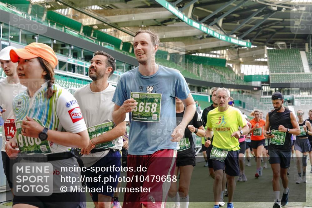 13.09.2026 - 21. swb-Marathon Bremen Michael Burmester http://msf.ph/oto/10479658 13.09.2026 13:18:49 Laufen im Stadion 311, 333, 404, 486, 512, 546, 732, 753, 837, 921, 938, 1424, 1425, 1431, 1506, 1765, 1790, 1844, 1868, 2056, 2123, 2137, 2224, 2240, 2294, 2315, 2357, 2358, 2419, 2453, 2557, 2563, 2601, 2614, 2622, 2647, 2689, 2702, 2703, 2722, 2786, 2843, 2845, 2849, 2857, 2879, 2880, 2893, 2944, 2983, 2984, 2999, 3031, 3046, 3072, 3096, 3100, 3146, 3180, 3189, 3198, 3210, 3285, 3287, 3337, 3421, 3431, 3476, 3537, 3548, 3619, 3633, 3654, 3740, 3879, 4478 meine-sportfotos.de
