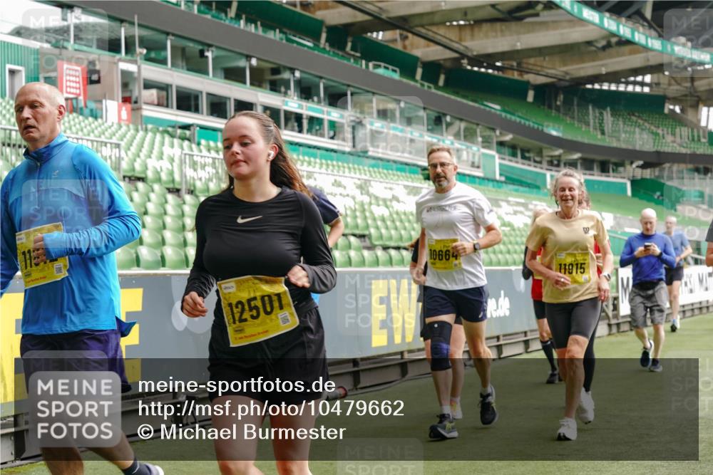 13.09.2026 - 21. swb-Marathon Bremen Michael Burmester http://msf.ph/oto/10479662 13.09.2026 10:41:14 Laufen im Stadion 10155, 10156, 10163, 10169, 10213, 10234, 10247, 10299, 10313, 10321, 10354, 10386, 10399, 10406, 10414, 10417, 10419, 10422, 10424, 10435, 10455, 10461, 10462, 10483, 10484, 10527, 10545, 10546, 10547, 10570, 10582, 10586, 10599, 10611, 10644, 10653, 10694, 10696, 10705, 10706, 10719, 10722, 10737, 10751, 10766, 10768, 10776, 10804, 10859, 10889, 10909, 10963, 10977, 11043, 11048 meine-sportfotos.de