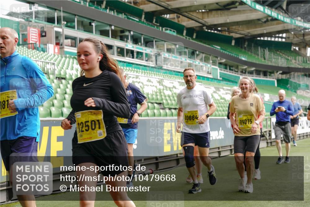 13.09.2026 - 21. swb-Marathon Bremen Michael Burmester http://msf.ph/oto/10479668 13.09.2026 10:41:14 Laufen im Stadion 10155, 10156, 10163, 10169, 10213, 10234, 10247, 10299, 10313, 10321, 10354, 10386, 10399, 10406, 10414, 10417, 10419, 10422, 10424, 10435, 10455, 10461, 10462, 10483, 10484, 10527, 10545, 10546, 10547, 10570, 10582, 10586, 10599, 10611, 10644, 10653, 10694, 10696, 10705, 10706, 10719, 10722, 10737, 10751, 10766, 10768, 10776, 10804, 10859, 10889, 10909, 10963, 10977, 11043, 11048 meine-sportfotos.de