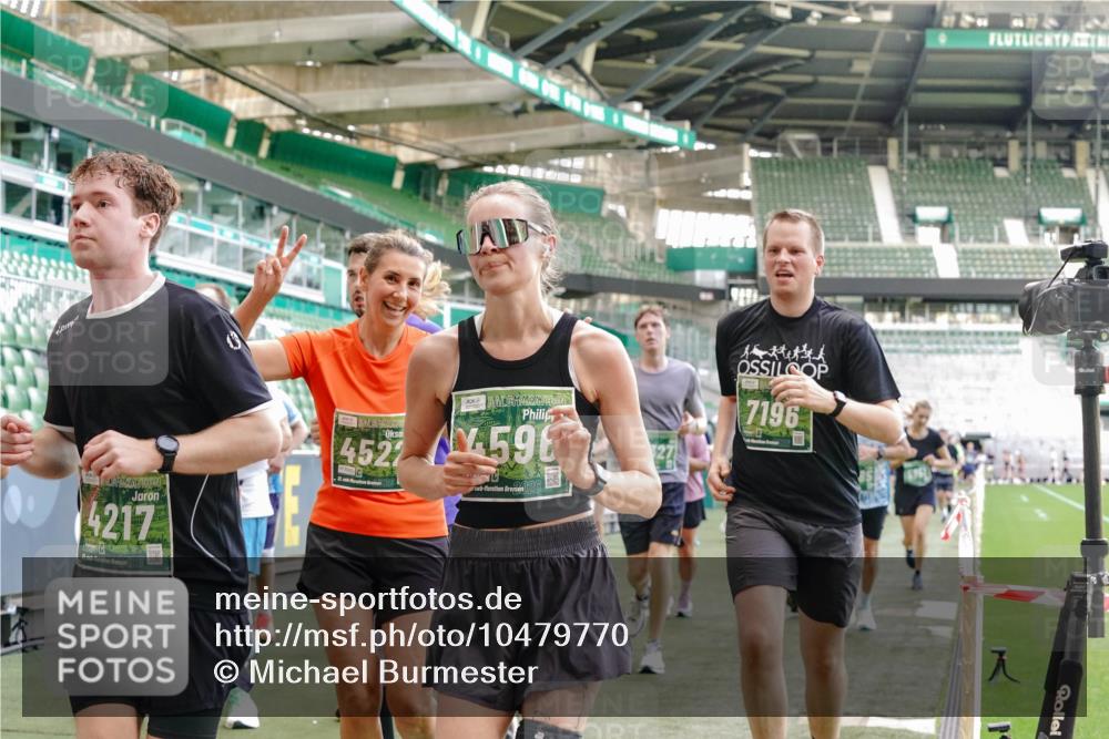 13.09.2026 - 21. swb-Marathon Bremen Michael Burmester http://msf.ph/oto/10479770 13.09.2026 13:18:53 Laufen im Stadion 311, 333, 404, 486, 512, 546, 732, 753, 837, 921, 938, 1156, 1424, 1425, 1431, 1506, 1765, 1790, 1844, 1868, 2056, 2123, 2137, 2224, 2240, 2294, 2315, 2357, 2358, 2419, 2453, 2557, 2563, 2601, 2614, 2622, 2647, 2689, 2702, 2703, 2722, 2786, 2843, 2845, 2849, 2857, 2879, 2880, 2893, 2944, 2983, 2999, 3031, 3046, 3072, 3096, 3100, 3116, 3146, 3180, 3189, 3198, 3210, 3263, 3285, 3287, 3337, 3421, 3431, 3476, 3537, 3548, 3619, 3633, 3654, 3740, 3879, 4478 meine-sportfotos.de
