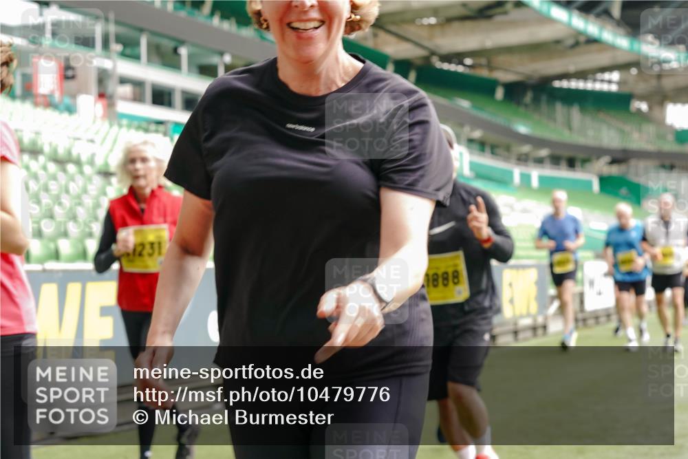 13.09.2026 - 21. swb-Marathon Bremen Michael Burmester http://msf.ph/oto/10479776 13.09.2026 10:41:17 Laufen im Stadion 10155, 10156, 10163, 10169, 10213, 10234, 10247, 10299, 10313, 10321, 10354, 10386, 10399, 10406, 10414, 10417, 10419, 10422, 10424, 10435, 10455, 10461, 10462, 10483, 10519, 10527, 10545, 10546, 10547, 10570, 10582, 10586, 10599, 10611, 10644, 10653, 10694, 10696, 10705, 10706, 10719, 10722, 10737, 10751, 10766, 10768, 10776, 10804, 10859, 10889, 10909, 10963, 10977, 11043, 11048 meine-sportfotos.de