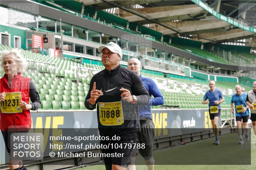 13.09.2026 - 21. swb-Marathon Bremen Michael Burmester http://msf.ph/oto/10479788 13.09.2026 10:41:17 Laufen im Stadion 10155, 10156, 10163, 10169, 10213, 10234, 10247, 10299, 10313, 10321, 10354, 10386, 10399, 10406, 10414, 10417, 10419, 10422, 10424, 10435, 10455, 10461, 10462, 10483, 10519, 10527, 10545, 10546, 10547, 10570, 10582, 10586, 10599, 10611, 10644, 10653, 10694, 10696, 10705, 10706, 10719, 10722, 10737, 10751, 10766, 10768, 10776, 10804, 10859, 10889, 10909, 10963, 10977, 11043, 11048 meine-sportfotos.de