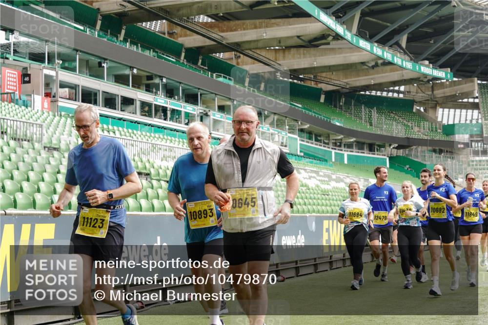 13.09.2026 - 21. swb-Marathon Bremen Michael Burmester http://msf.ph/oto/10479870 13.09.2026 10:41:21 Laufen im Stadion 10155, 10156, 10163, 10169, 10213, 10247, 10299, 10313, 10321, 10354, 10386, 10399, 10406, 10414, 10417, 10419, 10422, 10424, 10435, 10455, 10461, 10462, 10483, 10519, 10527, 10545, 10546, 10547, 10570, 10582, 10586, 10599, 10611, 10644, 10653, 10694, 10696, 10705, 10706, 10719, 10722, 10751, 10766, 10768, 10776, 10804, 10859, 10889, 10909, 10963, 10977, 11043, 11048 meine-sportfotos.de
