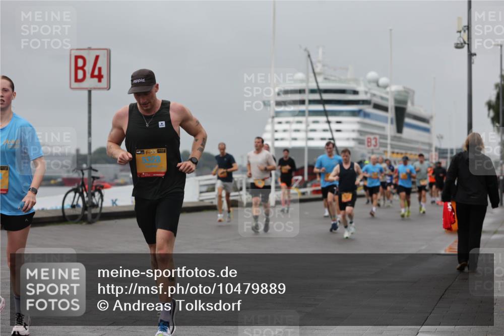 13.09.2026 - Kiel Lauf Andreas Tolksdorf http://msf.ph/oto/10479889 13.09.2026 11:53:37 Kiellinie 4, 138, 532, 3 meine-sportfotos.de