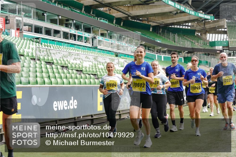 13.09.2026 - 21. swb-Marathon Bremen Michael Burmester http://msf.ph/oto/10479929 13.09.2026 10:41:23 Laufen im Stadion 10155, 10156, 10163, 10169, 10213, 10247, 10299, 10313, 10321, 10354, 10386, 10399, 10406, 10414, 10417, 10419, 10422, 10424, 10435, 10455, 10461, 10462, 10483, 10519, 10527, 10545, 10546, 10547, 10570, 10582, 10586, 10599, 10611, 10644, 10653, 10694, 10696, 10705, 10706, 10719, 10722, 10751, 10766, 10768, 10776, 10804, 10859, 10889, 10909, 10963, 10977, 11043, 11048 meine-sportfotos.de