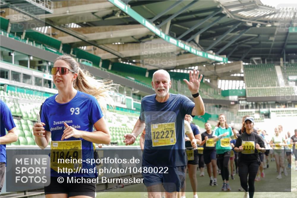 13.09.2026 - 21. swb-Marathon Bremen Michael Burmester http://msf.ph/oto/10480022 13.09.2026 10:41:26 Laufen im Stadion 10155, 10156, 10163, 10169, 10213, 10247, 10299, 10313, 10321, 10354, 10386, 10399, 10406, 10414, 10417, 10419, 10422, 10424, 10435, 10455, 10461, 10462, 10483, 10519, 10527, 10545, 10546, 10547, 10570, 10582, 10586, 10611, 10644, 10653, 10694, 10696, 10705, 10706, 10719, 10722, 10751, 10766, 10768, 10776, 10804, 10859, 10889, 10909, 10963, 10977, 11043, 11048, 11084, 11085 meine-sportfotos.de