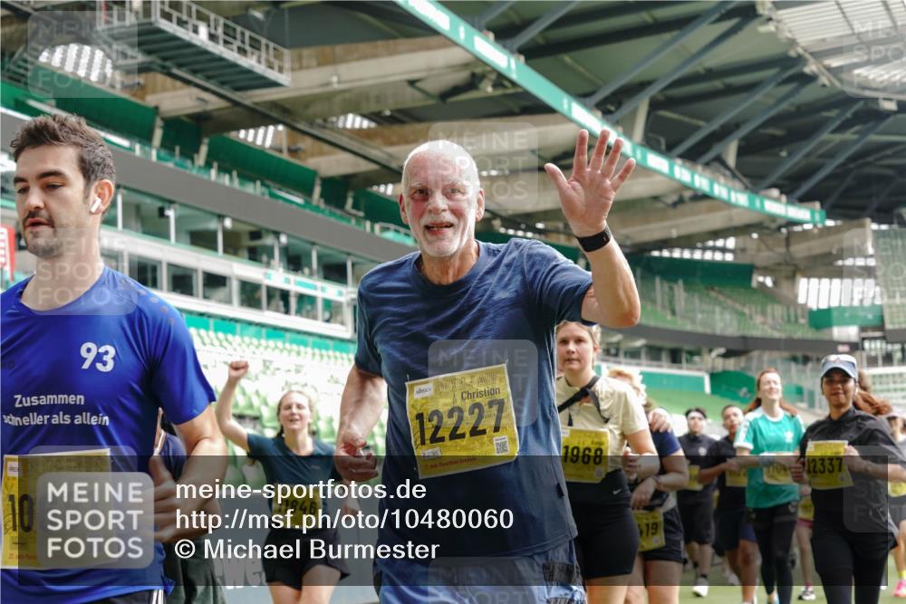 13.09.2026 - 21. swb-Marathon Bremen Michael Burmester http://msf.ph/oto/10480060 13.09.2026 10:41:27 Laufen im Stadion 10155, 10156, 10163, 10169, 10213, 10247, 10299, 10313, 10321, 10354, 10386, 10399, 10406, 10414, 10417, 10419, 10422, 10424, 10435, 10455, 10461, 10462, 10483, 10519, 10527, 10545, 10546, 10547, 10570, 10582, 10586, 10611, 10644, 10653, 10694, 10696, 10705, 10706, 10719, 10722, 10751, 10766, 10768, 10776, 10804, 10859, 10889, 10909, 10963, 10977, 11043, 11048, 11084, 11085 meine-sportfotos.de