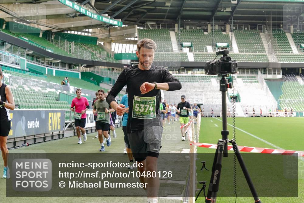 13.09.2026 - 21. swb-Marathon Bremen Michael Burmester http://msf.ph/oto/10480126 13.09.2026 13:19:07 Laufen im Stadion 311, 333, 404, 464, 486, 512, 546, 732, 753, 837, 921, 938, 1156, 1431, 1506, 1765, 1844, 1868, 1916, 2056, 2123, 2137, 2224, 2240, 2294, 2315, 2357, 2358, 2453, 2557, 2563, 2614, 2622, 2626, 2647, 2689, 2702, 2703, 2722, 2786, 2843, 2845, 2849, 2857, 2879, 2880, 2893, 2944, 2983, 2999, 3031, 3046, 3059, 3072, 3096, 3100, 3116, 3146, 3189, 3198, 3210, 3243, 3263, 3285, 3287, 3315, 3476, 3537, 3548, 3619, 3633, 3654, 3740, 3879, 4478 meine-sportfotos.de