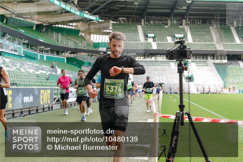 13.09.2026 - 21. swb-Marathon Bremen Michael Burmester http://msf.ph/oto/10480139 13.09.2026 13:19:07 Laufen im Stadion 311, 333, 404, 464, 486, 512, 546, 732, 753, 837, 921, 938, 1156, 1431, 1506, 1765, 1844, 1868, 1916, 2056, 2123, 2137, 2224, 2240, 2294, 2315, 2357, 2358, 2453, 2557, 2563, 2614, 2622, 2626, 2647, 2689, 2702, 2703, 2722, 2786, 2843, 2845, 2849, 2857, 2879, 2880, 2893, 2944, 2983, 2999, 3031, 3046, 3059, 3072, 3096, 3100, 3116, 3146, 3189, 3198, 3210, 3243, 3263, 3285, 3287, 3315, 3476, 3537, 3548, 3619, 3633, 3654, 3740, 3879, 4478 meine-sportfotos.de