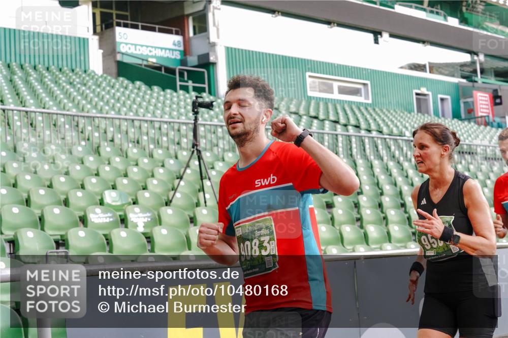 13.09.2026 - 21. swb-Marathon Bremen Michael Burmester http://msf.ph/oto/10480168 13.09.2026 13:19:10 Laufen im Stadion 311, 333, 404, 464, 486, 512, 546, 732, 753, 837, 921, 938, 1066, 1156, 1431, 1506, 1765, 1844, 1868, 1916, 2056, 2123, 2137, 2224, 2240, 2294, 2315, 2357, 2358, 2453, 2557, 2563, 2614, 2622, 2626, 2647, 2689, 2702, 2703, 2722, 2756, 2786, 2843, 2845, 2849, 2857, 2879, 2880, 2893, 2944, 2983, 2999, 3031, 3046, 3059, 3072, 3096, 3100, 3116, 3146, 3189, 3198, 3210, 3243, 3263, 3285, 3287, 3315, 3476, 3537, 3619, 3633, 3654, 3740, 3879, 4478 meine-sportfotos.de