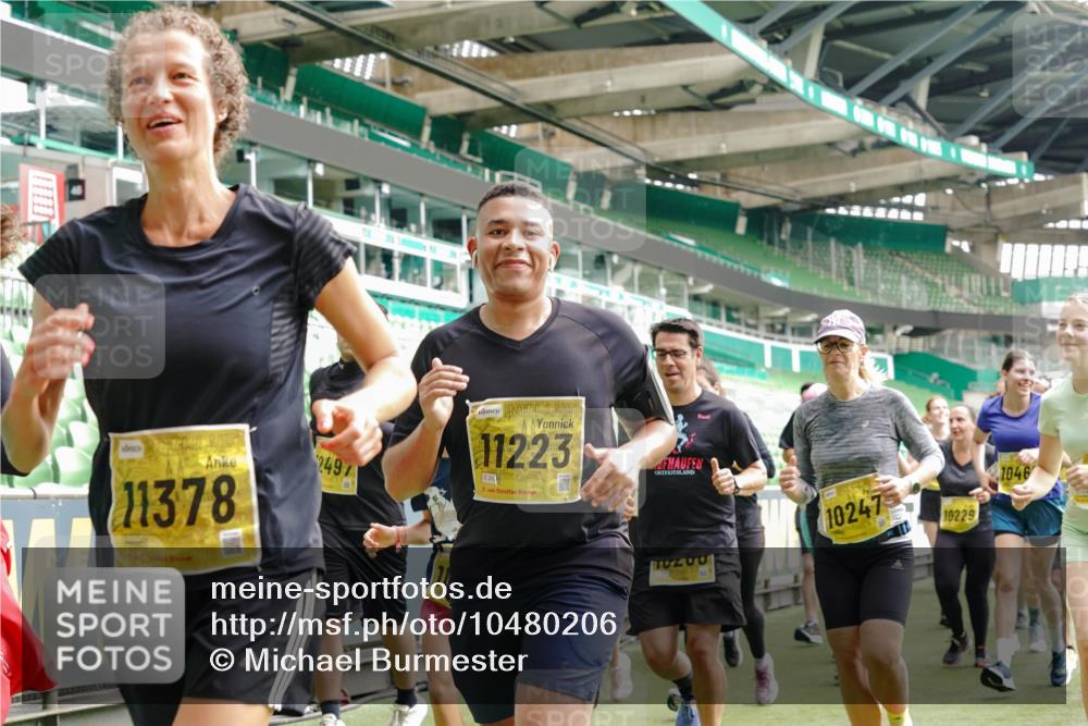 13.09.2026 - 21. swb-Marathon Bremen Michael Burmester http://msf.ph/oto/10480206 13.09.2026 10:41:31 Laufen im Stadion 10148, 10155, 10163, 10169, 10213, 10247, 10299, 10313, 10321, 10354, 10395, 10396, 10399, 10406, 10414, 10417, 10419, 10422, 10424, 10435, 10455, 10461, 10462, 10483, 10519, 10527, 10545, 10546, 10547, 10570, 10582, 10586, 10611, 10644, 10694, 10696, 10705, 10706, 10719, 10722, 10766, 10768, 10776, 10804, 10859, 10889, 10909, 10963, 10977, 11043, 11048, 11084, 11085, 11097, 11098 meine-sportfotos.de