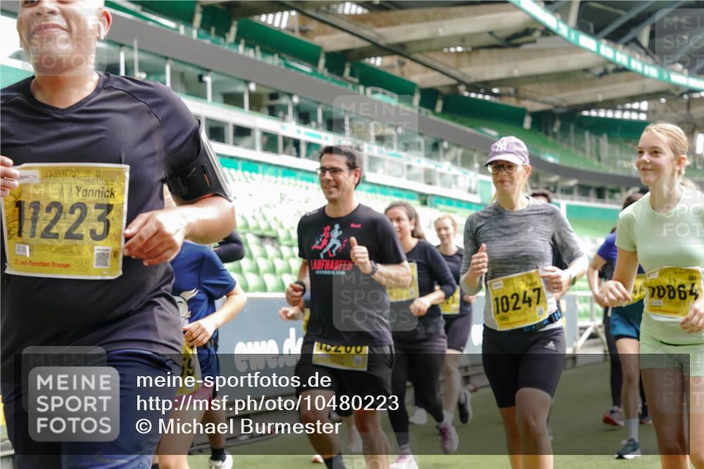 13.09.2026 - 21. swb-Marathon Bremen Michael Burmester http://msf.ph/oto/10480223 13.09.2026 10:41:32 Laufen im Stadion 10148, 10155, 10163, 10169, 10213, 10247, 10299, 10313, 10321, 10354, 10395, 10396, 10399, 10406, 10414, 10417, 10419, 10422, 10424, 10435, 10455, 10461, 10462, 10483, 10519, 10527, 10545, 10546, 10547, 10570, 10582, 10586, 10611, 10644, 10694, 10696, 10705, 10706, 10719, 10722, 10766, 10768, 10776, 10804, 10859, 10889, 10909, 10963, 10977, 11043, 11048, 11084, 11085, 11090, 11097, 11098 meine-sportfotos.de