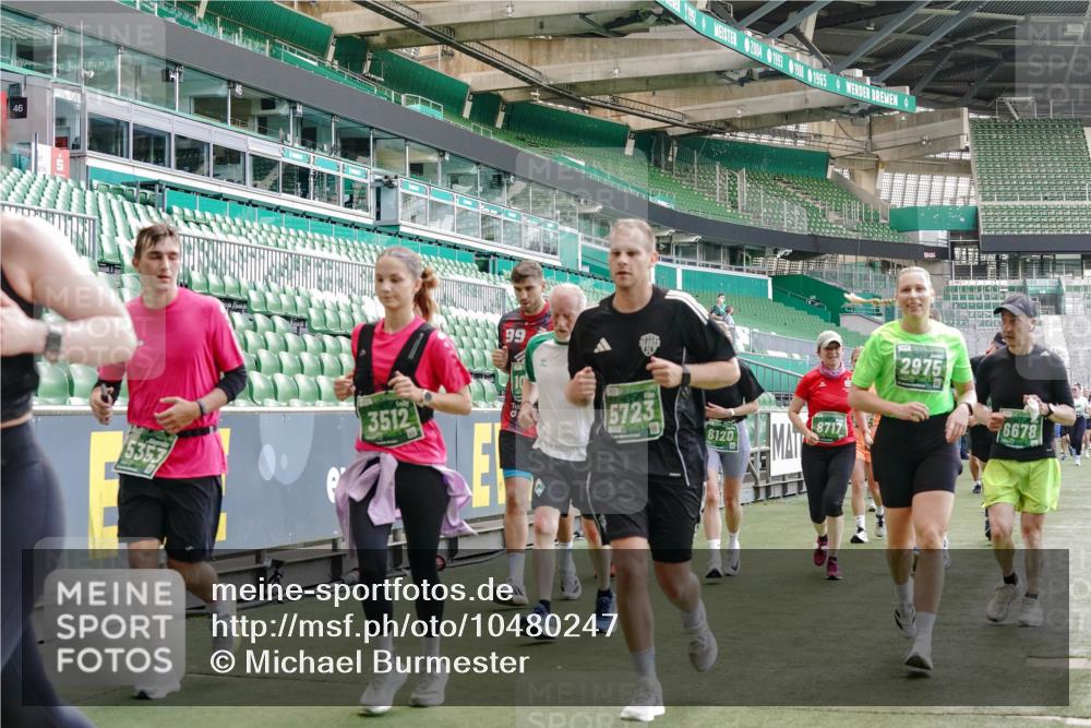 13.09.2026 - 21. swb-Marathon Bremen Michael Burmester http://msf.ph/oto/10480247 13.09.2026 13:19:12 Laufen im Stadion 311, 333, 404, 464, 486, 512, 546, 732, 753, 837, 921, 938, 1066, 1156, 1431, 1506, 1765, 1844, 1868, 1916, 2056, 2123, 2137, 2224, 2240, 2294, 2315, 2357, 2358, 2453, 2557, 2563, 2614, 2622, 2626, 2689, 2702, 2703, 2722, 2756, 2786, 2843, 2845, 2849, 2857, 2879, 2880, 2893, 2944, 2983, 2999, 3031, 3046, 3059, 3072, 3096, 3100, 3116, 3146, 3189, 3198, 3210, 3243, 3263, 3285, 3287, 3315, 3476, 3537, 3619, 3633, 3654, 3740, 3879, 4478 meine-sportfotos.de