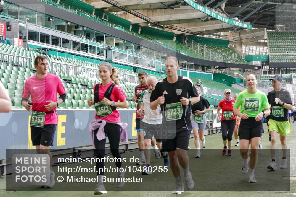 13.09.2026 - 21. swb-Marathon Bremen Michael Burmester http://msf.ph/oto/10480255 13.09.2026 13:19:12 Laufen im Stadion 311, 333, 404, 464, 486, 512, 546, 732, 753, 837, 921, 938, 1066, 1156, 1431, 1506, 1765, 1844, 1868, 1916, 2056, 2123, 2137, 2224, 2240, 2294, 2315, 2357, 2358, 2453, 2557, 2563, 2614, 2622, 2626, 2689, 2702, 2703, 2722, 2756, 2786, 2843, 2845, 2849, 2857, 2879, 2880, 2893, 2944, 2983, 2999, 3031, 3046, 3059, 3072, 3096, 3100, 3116, 3146, 3189, 3198, 3210, 3243, 3263, 3285, 3287, 3315, 3476, 3537, 3619, 3633, 3654, 3740, 3879, 4478 meine-sportfotos.de