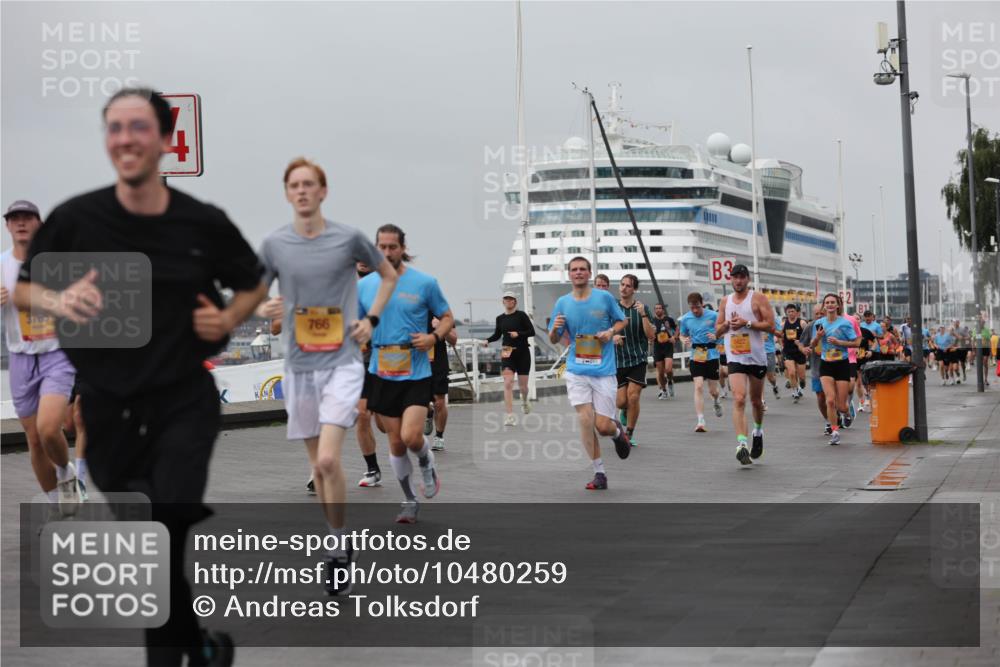 13.09.2026 - Kiel Lauf Andreas Tolksdorf http://msf.ph/oto/10480259 13.09.2026 11:54:11 Kiellinie 3763, 766, 3 meine-sportfotos.de