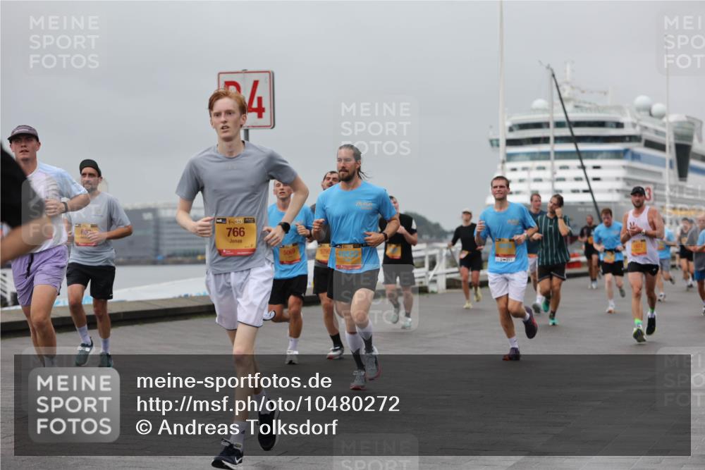 13.09.2026 - Kiel Lauf Andreas Tolksdorf http://msf.ph/oto/10480272 13.09.2026 11:54:12 Kiellinie 34, 38, 766, 5069, 5795 meine-sportfotos.de