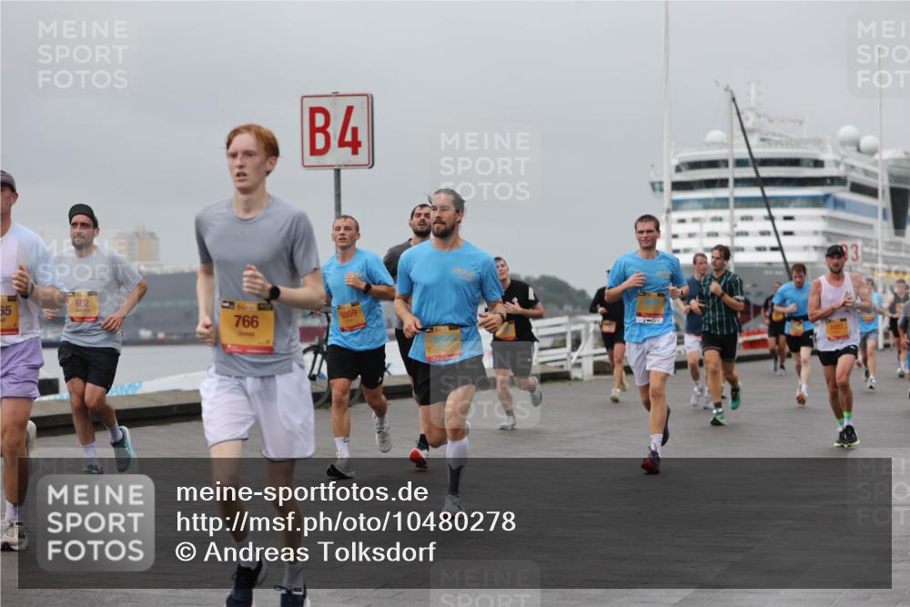 13.09.2026 - Kiel Lauf Andreas Tolksdorf http://msf.ph/oto/10480278 13.09.2026 11:54:12 Kiellinie 4, 55, 602, 766, 5069, 2422, 83 meine-sportfotos.de