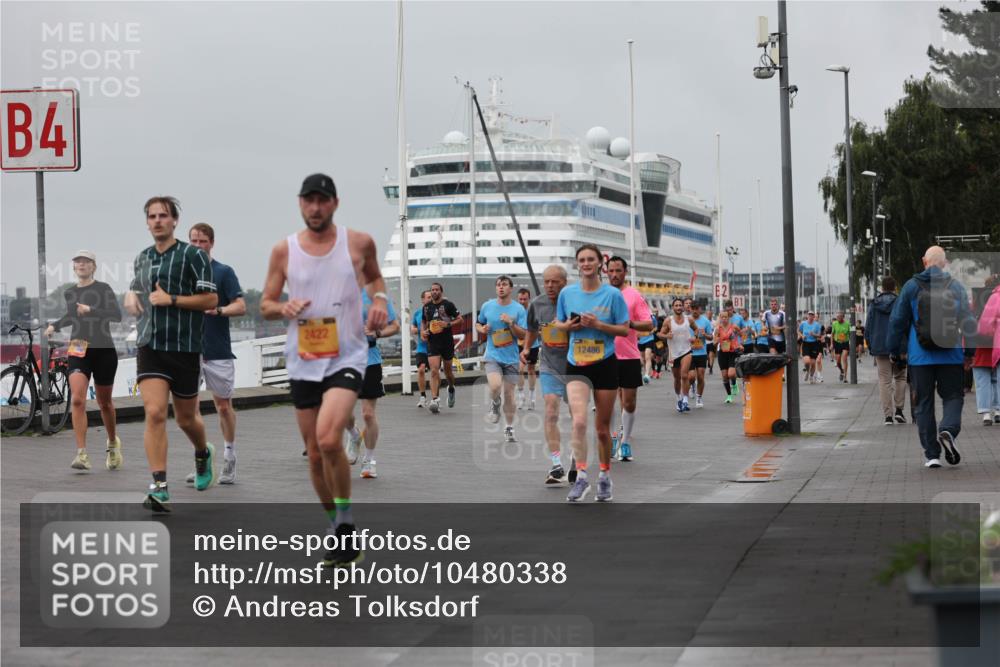 13.09.2026 - Kiel Lauf Andreas Tolksdorf http://msf.ph/oto/10480338 13.09.2026 11:54:16 Kiellinie 11, 4, 18, 2422, 12486 meine-sportfotos.de