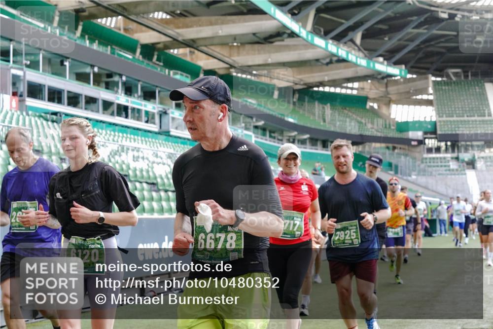 13.09.2026 - 21. swb-Marathon Bremen Michael Burmester http://msf.ph/oto/10480352 13.09.2026 13:19:15 Laufen im Stadion 333, 404, 464, 486, 512, 546, 732, 753, 837, 921, 938, 1066, 1156, 1431, 1506, 1765, 1844, 1868, 1916, 2028, 2056, 2123, 2137, 2224, 2240, 2294, 2315, 2357, 2358, 2453, 2557, 2563, 2614, 2622, 2626, 2689, 2702, 2703, 2722, 2756, 2786, 2843, 2845, 2849, 2857, 2879, 2880, 2893, 2944, 2983, 2999, 3031, 3046, 3059, 3072, 3096, 3100, 3116, 3146, 3189, 3198, 3210, 3243, 3263, 3285, 3287, 3315, 3476, 3537, 3619, 3633, 3654, 3740, 3879, 4478 meine-sportfotos.de