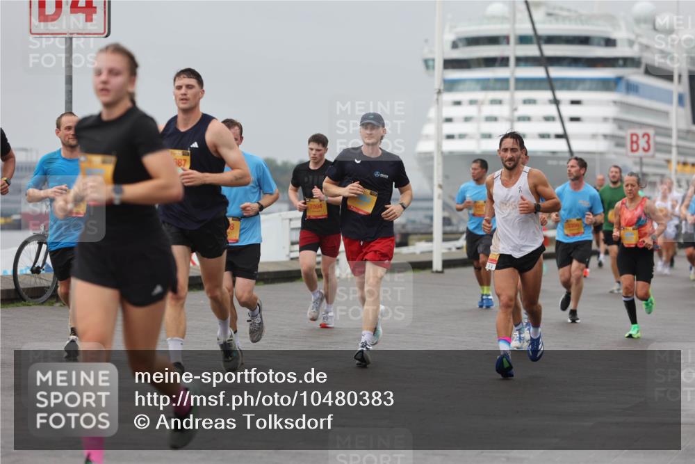 13.09.2026 - Kiel Lauf Andreas Tolksdorf http://msf.ph/oto/10480383 13.09.2026 11:54:23 Kiellinie 687, 8, 7094, 3396, 3 meine-sportfotos.de