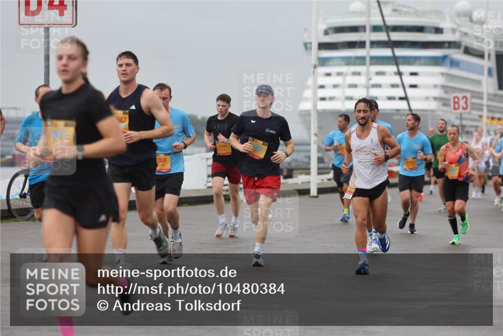 13.09.2026 - Kiel Lauf Andreas Tolksdorf http://msf.ph/oto/10480384 13.09.2026 11:54:23 Kiellinie 687, 208, 7094, 3396, 3 meine-sportfotos.de