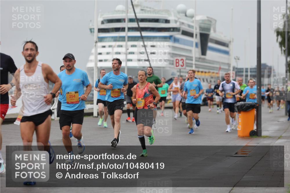 13.09.2026 - Kiel Lauf Andreas Tolksdorf http://msf.ph/oto/10480419 13.09.2026 11:54:26 Kiellinie 254, 3396, 3 meine-sportfotos.de