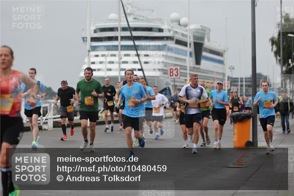 13.09.2026 - Kiel Lauf Andreas Tolksdorf http://msf.ph/oto/10480459 13.09.2026 11:54:29 Kiellinie 12461, 3721, 3, 8210, 2876 meine-sportfotos.de