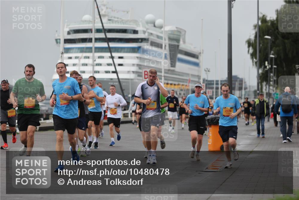 13.09.2026 - Kiel Lauf Andreas Tolksdorf http://msf.ph/oto/10480478 13.09.2026 11:54:30 Kiellinie 12461, 3721, 85, 2876 meine-sportfotos.de